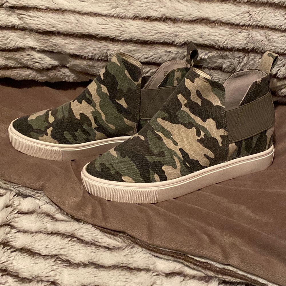 Women’s Sz 6